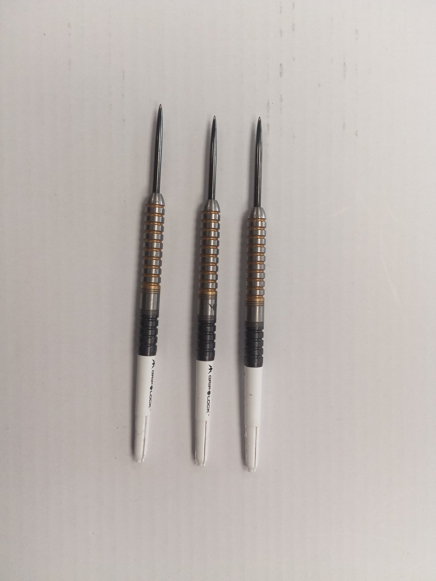 *Mission Brett Claydon Darts
Steel Tip - Black & Gold (used)