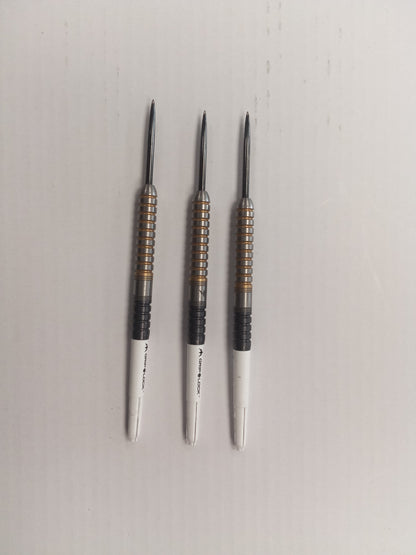 *Mission Brett Claydon Darts
Steel Tip - Black & Gold (used)